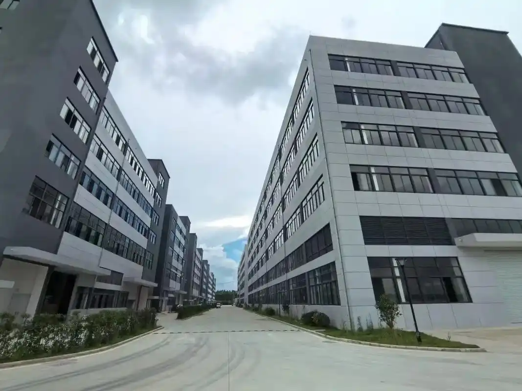 (出售) 世贸商圈楼上独层一千平出售国土独立产证已办好年限45年