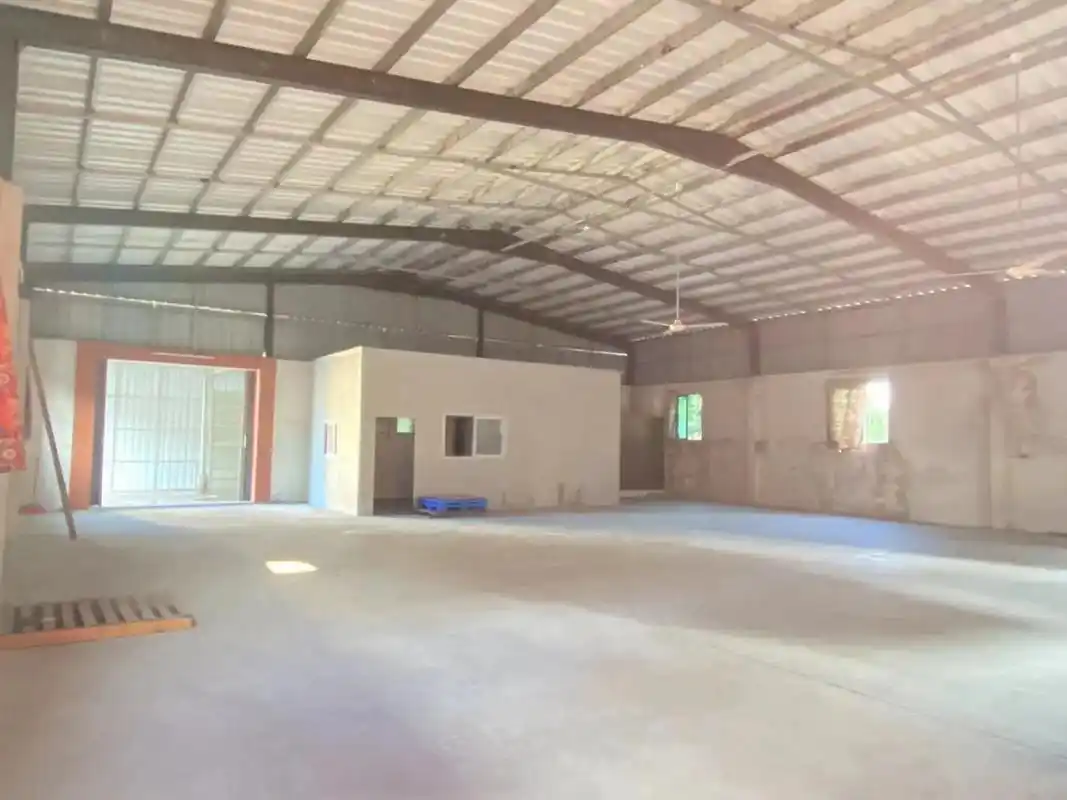 (出租) 2楼仓库总440平，可分租150-256平，有货梯