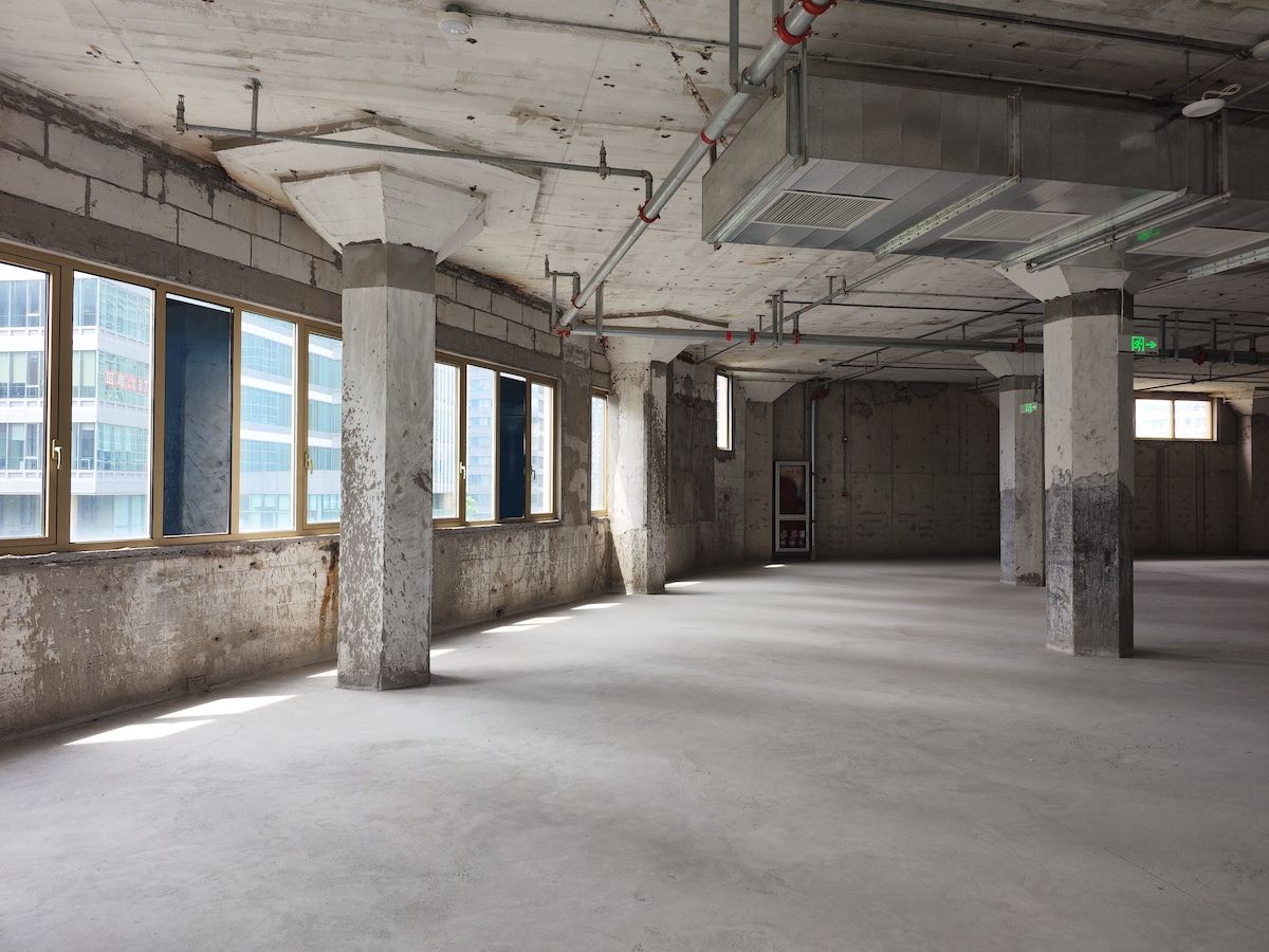 (出租) 厂区干净。大车进出方便。